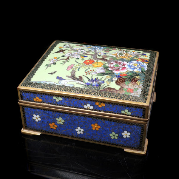 時代物 有線七宝 銅地内鍍金 山水葛屋彫 宝石箱 陶磁器 _ 骨董品 時代物 有線七宝 銅地内鍍金 山水葛屋彫 宝石箱 陶磁器 骨董品