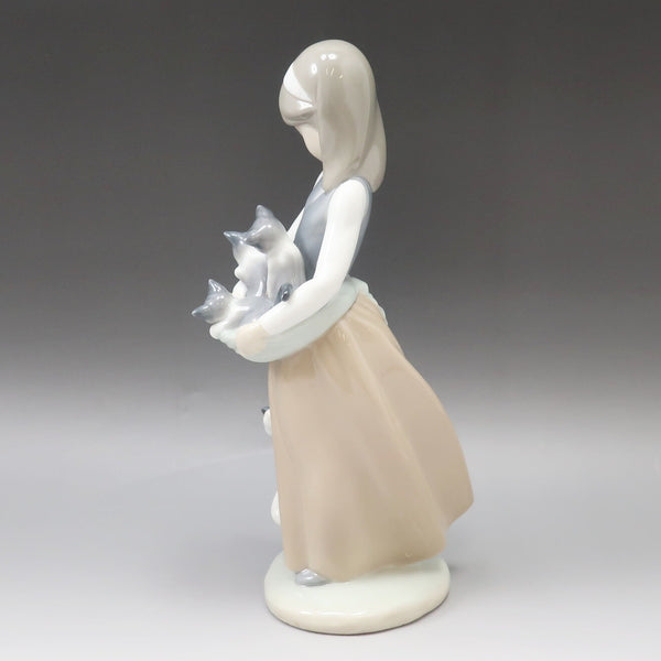 Lladro】リヤドロ 子猫をエプロンに 置物 オブジェ – NISHIKINO