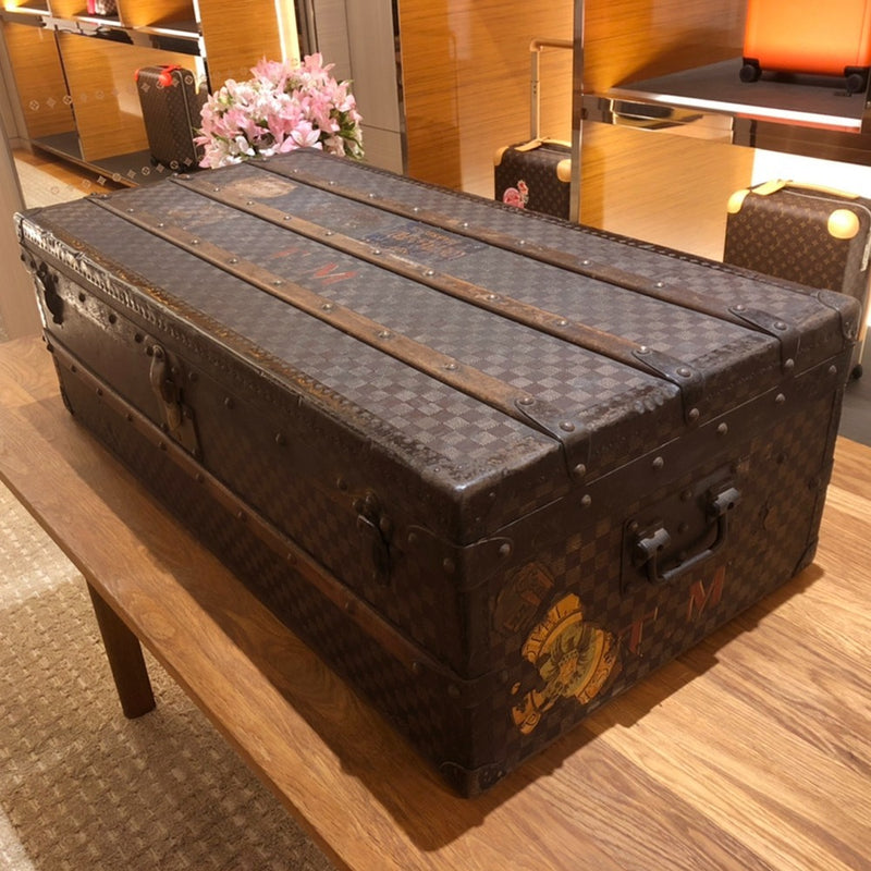 LOUIS VUITTON Rare / antique Manufactured from 1888 to 1900 Marquerie  trunk
