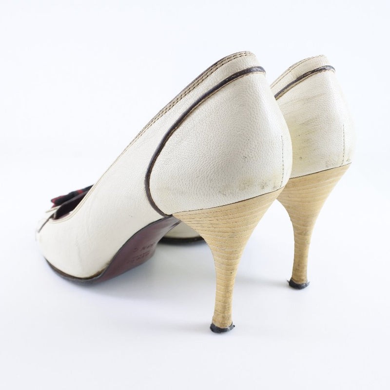 [GUCCI] Gucci 
 High heel pumps 
 Leather White 38 1/2c engraved HIGH HEELS Ladies