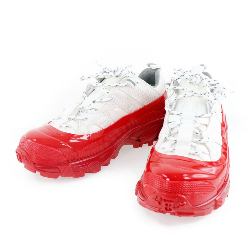 [Burberry] Burberry 
 低顶运动鞋运动鞋 
 8021036帆布白色低顶运动鞋女士的等级