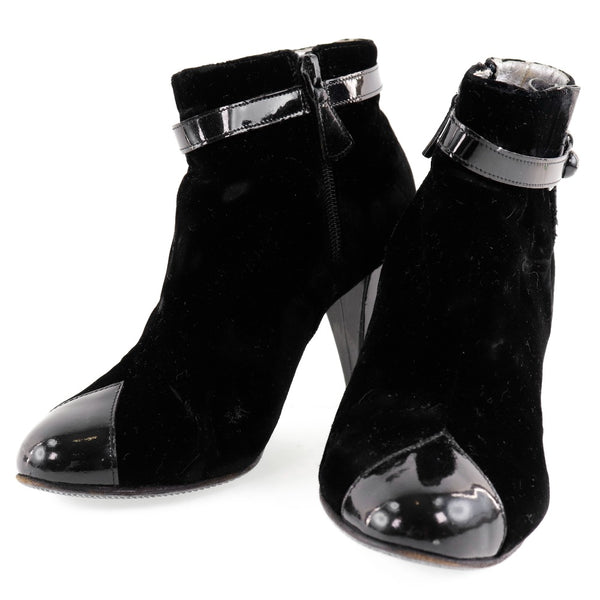 [Chanel] Chanel 
 Botas 
 Damas negras