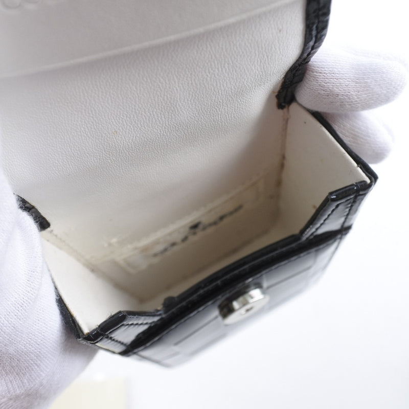 [Courreges] Bolsa de cigarrillo de creencia