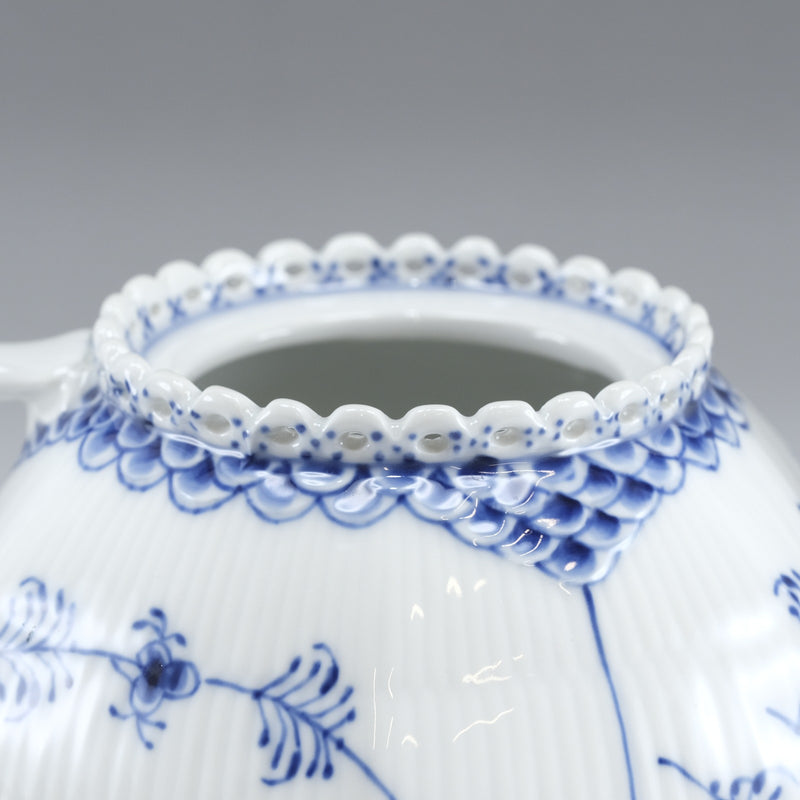 【Royal Copenhagen】ロイヤルコペンハーゲン ブルーフルーテッド フルレース 食器
 ティーポット 1119
