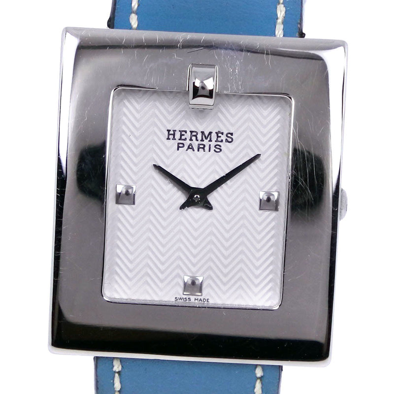 [爱马仕]爱马仕 
 皮带手表 
 BE1.210不锈钢X皮革浅蓝色□P雕刻石英模拟显示白色拨号皮带女士