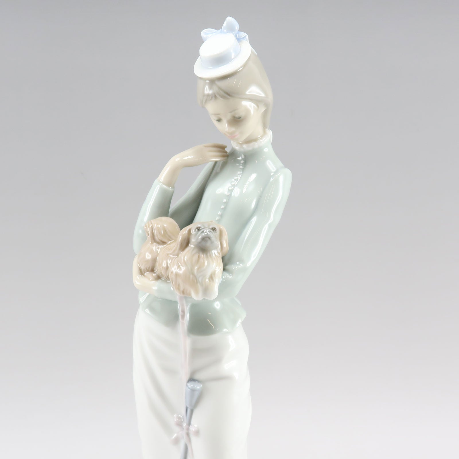 Lladro】リヤドロ 仔犬とお散歩(A WALK WITH THE DOG) オブジェ 4893