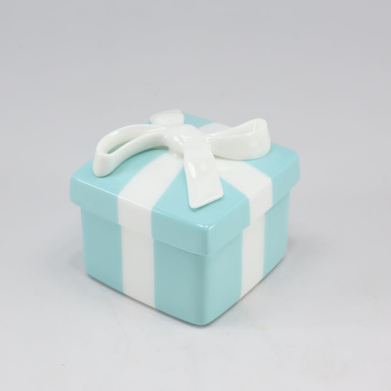 TIFFANY & CO.] Tiffany Blue box accessories imported goods 