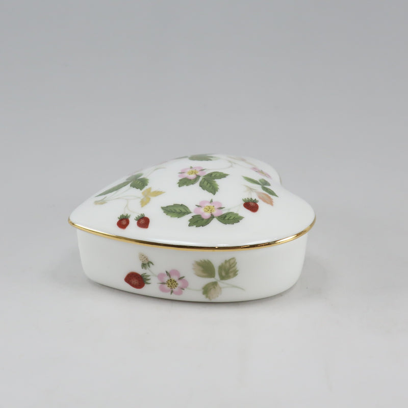 [Wedgwood] Wedgewood 
 Wild strawberry import goods 
 Porcelain with accessories Wild Strawberry _A Rank