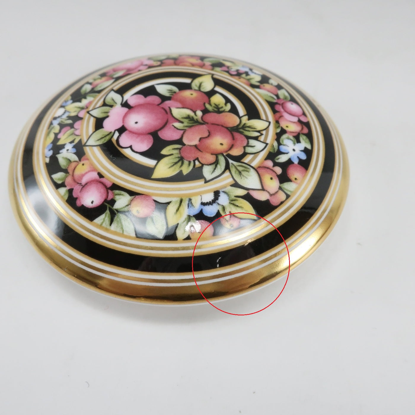 【新品・美品】ウェッジウッド　クリオ　ポット 新品・美品】ウェッジウッド クリオ ポット ≪人気≫【中古