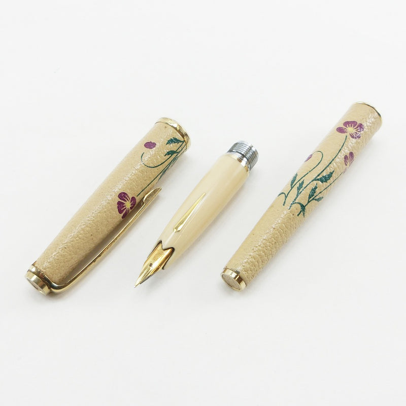 [Platinum] Platinum 
 Leather rolls flower pattern fountain pen 
 Pen tip (18 gold) Fine Cowhide Leather-Wrapped Floral Pattern Ladies