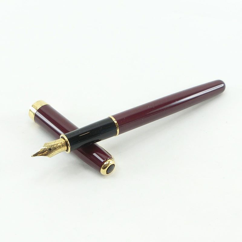 [Parker] Parker 
 Sonet Fountain Pen 
 Consejo de lápiz 18K (750) Damas de soneto rojo a base de resina