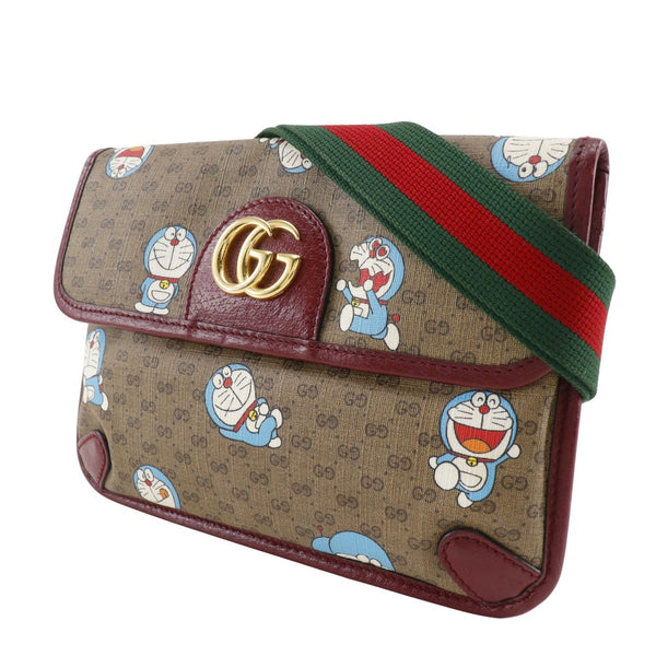 【GUCCI】グッチ
 ドラえもんコラボ ウエストバッグ
 ボディバッグ 647817 GGスプリームキャンバス 茶 肩掛け マグネットタイプ Doraemon collaboration レディース