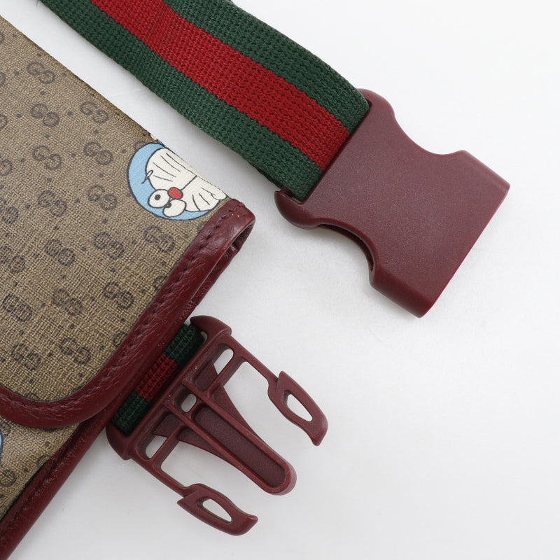 【GUCCI】グッチ
 ドラえもんコラボ ウエストバッグ
 ボディバッグ 647817 GGスプリームキャンバス 茶 肩掛け マグネットタイプ Doraemon collaboration レディース