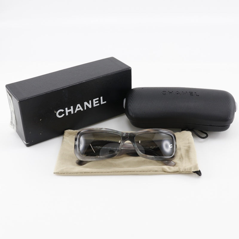 [CHANEL] Chanel 
 Sunglasses 
 Plastic 56 □ 15 engraved ladies A rank