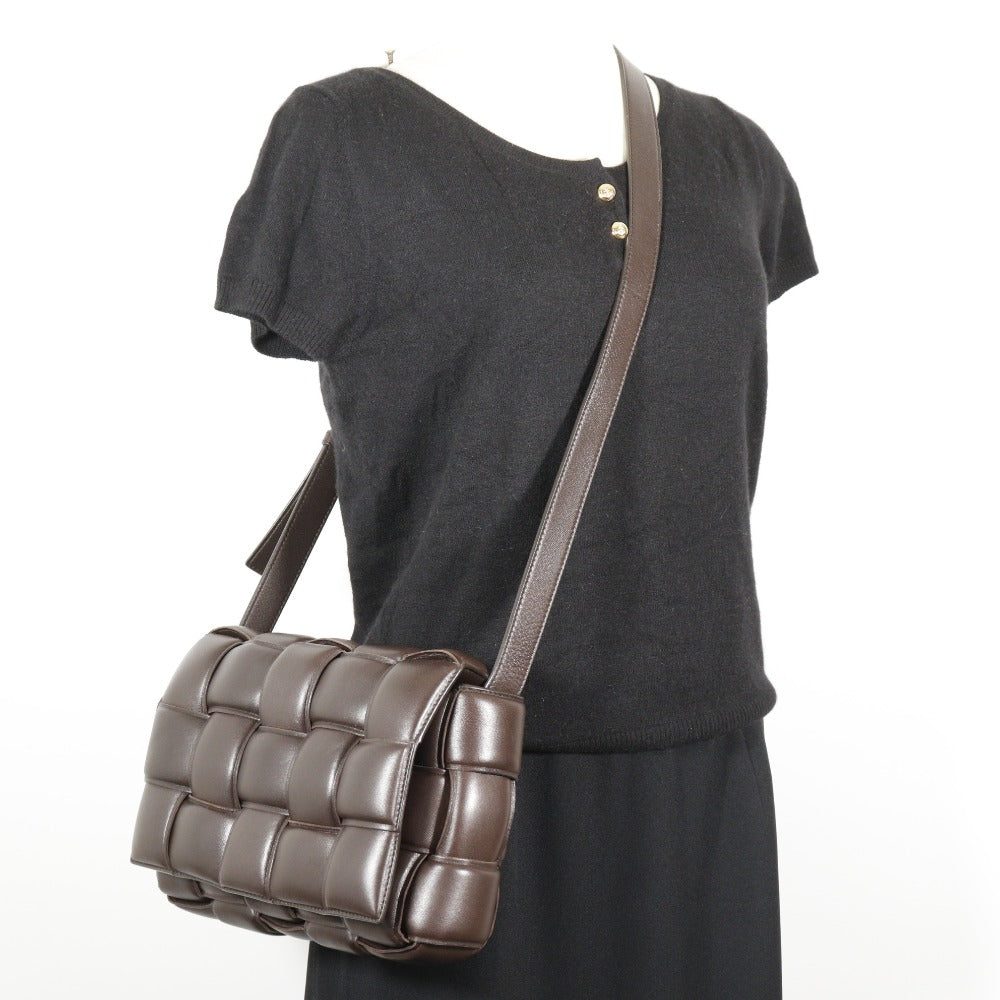 BOTTEGAVENETA】ボッテガヴェネタ パデッド カセット ショルダーバッグ