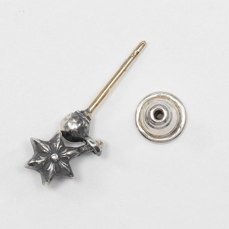 CHROME HEARTS(クロムハーツ)タイニー スター ドロップ　ピアス クロムハーツタイニースタードロップイヤリング（ピアス