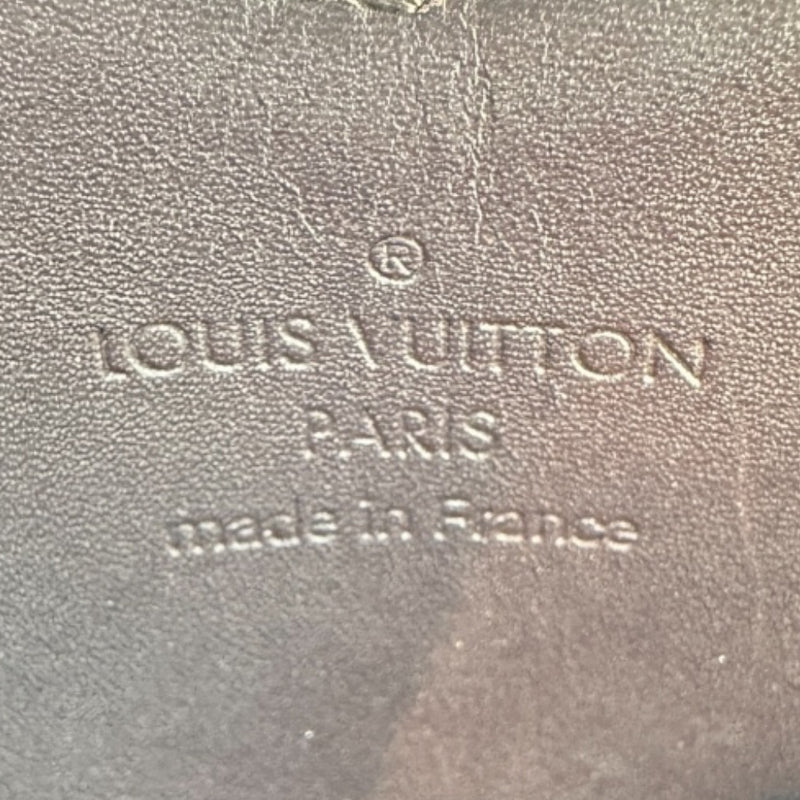 [Louis Vuitton]路易威登 
 港口莫奈酷硬币盒 
 M93561会标Verni Amalant紧固件Portonne Cool Ladies