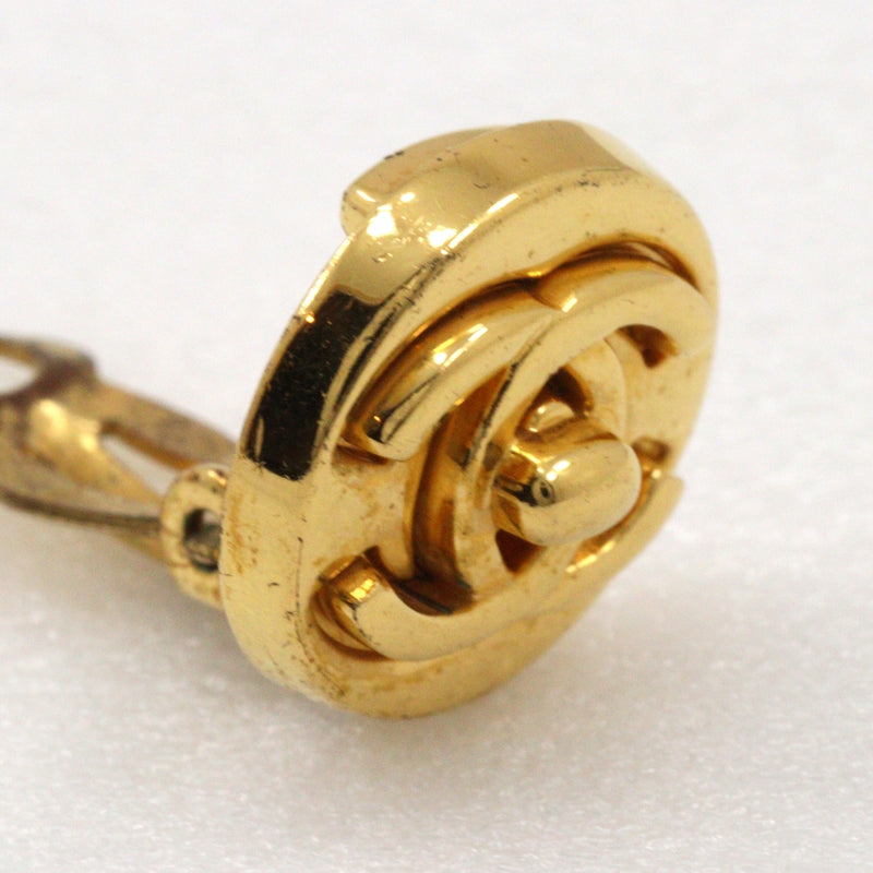 [Chanel] Chanel Turn Lock Broute à oreilles * Un côté seul placage d'or 97a gravé environ 3,2 g de virage de virage dames