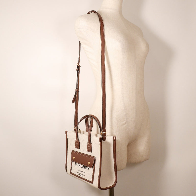 [Burberry] Burberry 
 Mini bolso de Flayat 
 Shoulder 2way 8044143 lienzo natural/bronceado en blanco blancos.