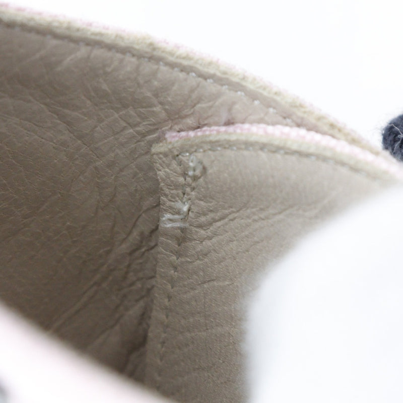 [CHANEL] Baskets à logo Chanel 
 A05136