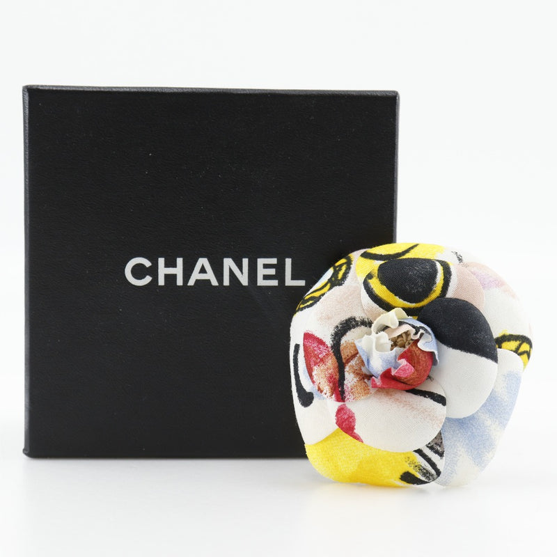 【CHANEL】シャネル
 コサージュ ブローチ
 カメリア 布 白/マルチカラー 約5g corsage レディースA-ランク