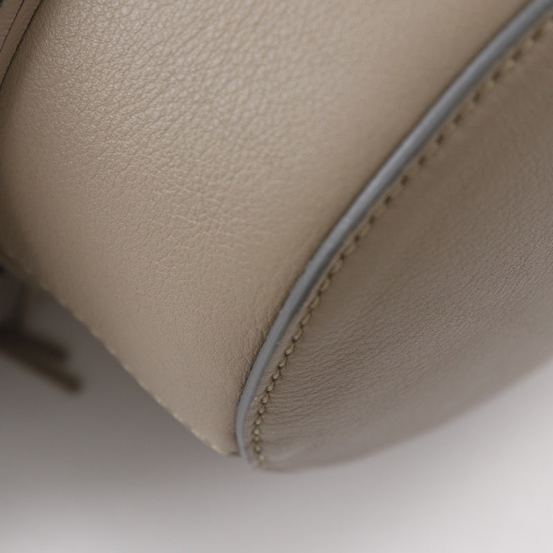 【J&M Davidson】ジェイアンドエムデヴィッドソン フリンジ カーニバル スタッズ ハンドバッグ
 LMNC 1XX SCNP 951S