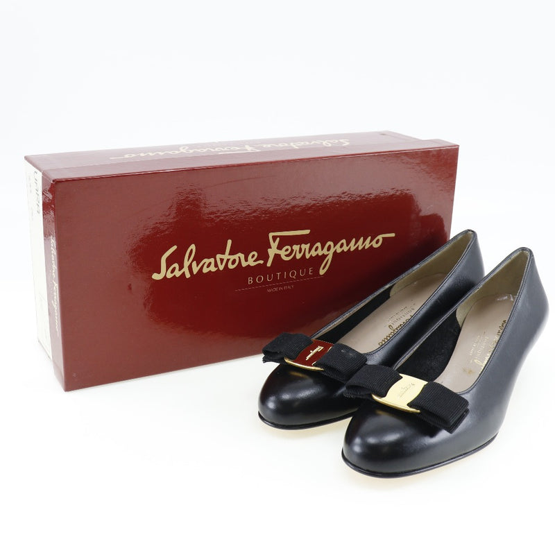 [Salvatore Ferragamo] Salvatore Ferragamo 
 瓦拉色带泵 
 338皮革黑色瓦拉丝带女士