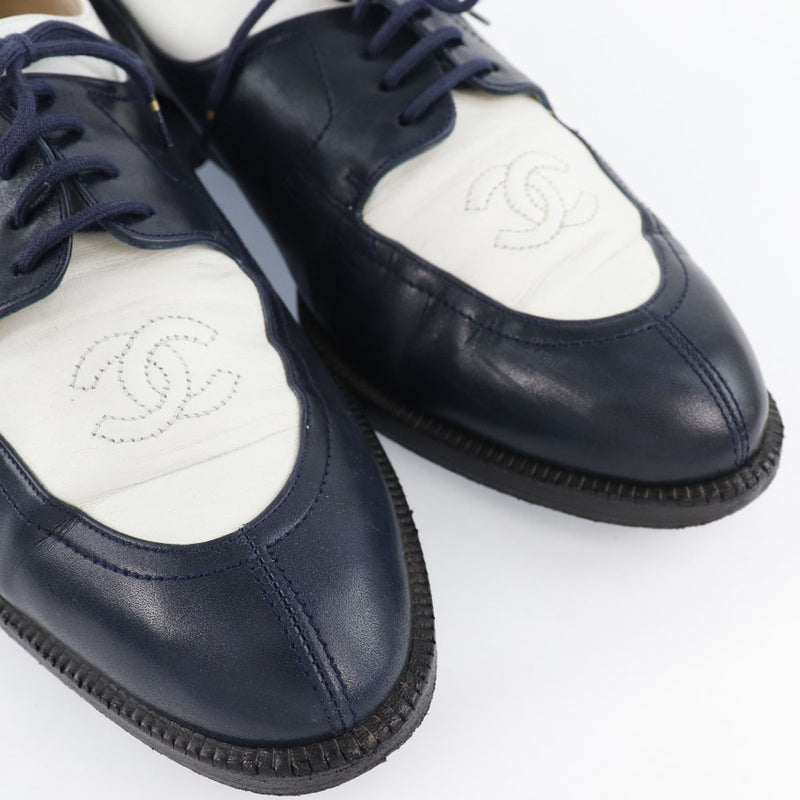 [香奈儿]香奈儿 
 牛津鞋便鞋 
 双色可可标记95p A01377皮革海军/白色牛津鞋女士女士