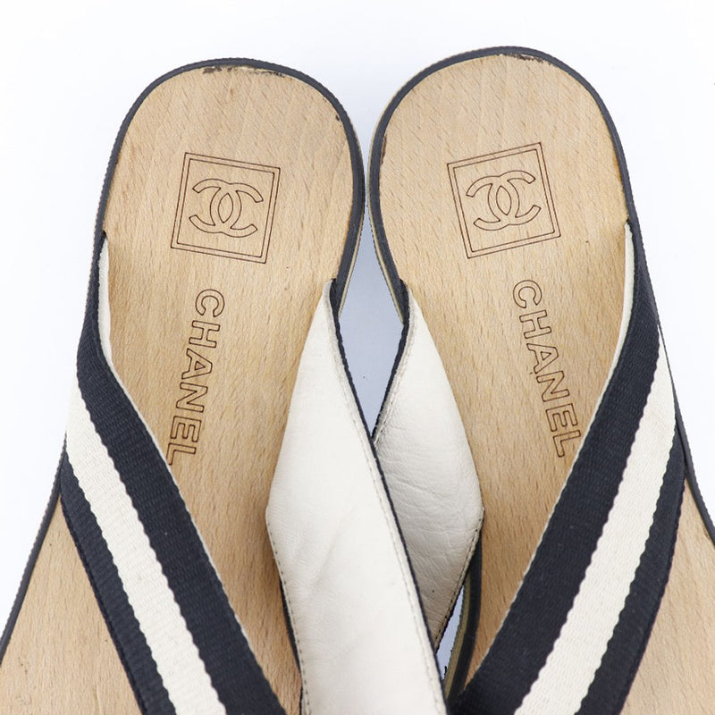 [Chanel] Chanel 
 Sandalias de playa de Sports Line 
 Coco Mark 06C-G 24999 lienzo x madera x cuero blanco/negro Línea deportiva Damas