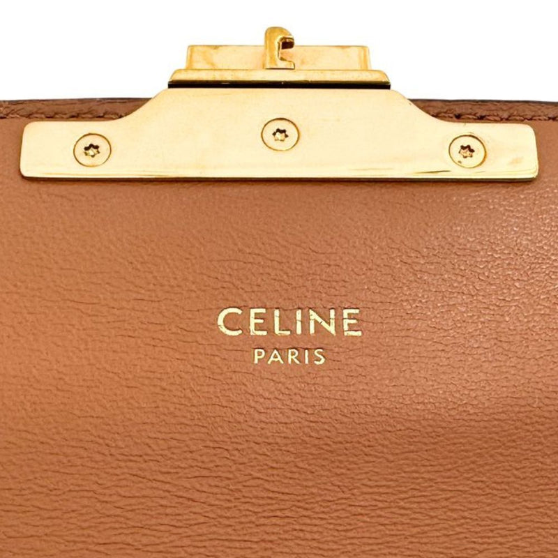 [Celine] Celine 
 Bolso de hombro de Claude 
 Trionf 197992DQW.04Lu Té de cuero Té SIM3271 Flap de hombro grabado Claude Ladies A Rank