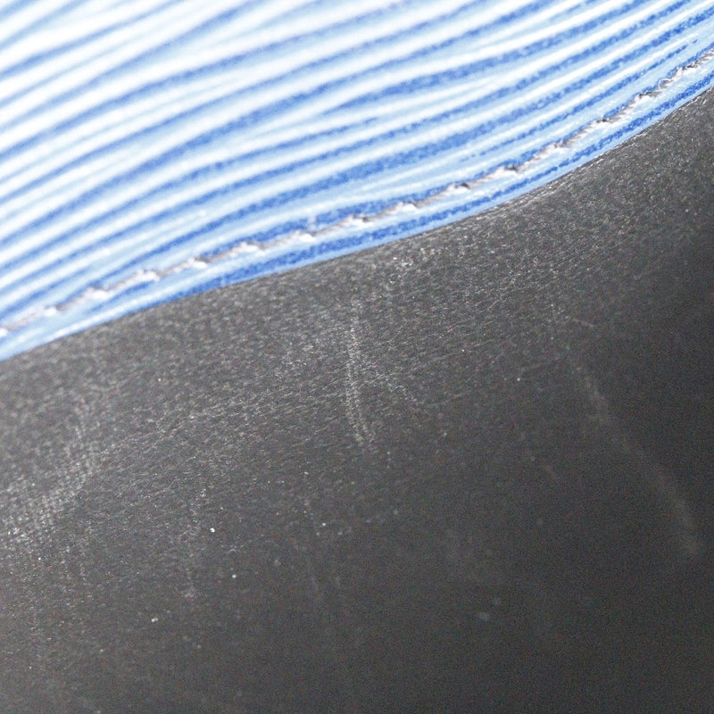 [Louis Vuitton] Louis Vuitton 
 Montenyu 23 second bag 
 M52655 Epireather Toledo Blue Blue 871VI engraved Snap button Montaigne 23 Ladies A-Rank