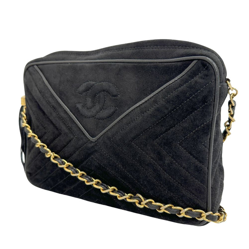 [CHANEL] Chanel 
 Chain shoulder shoulder bag 
 V Stitch Swede diagonal hanging A5 fastener CHAINSHOULDER Ladies