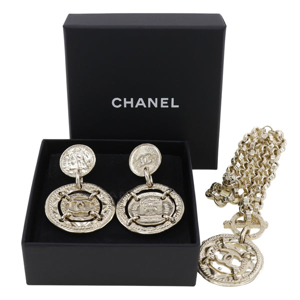 [Chanel] Chanel 
 Collar de juego de 2 piezas de pendiente 
 Chapado de oro 16b grabado alrededor de 85.0 g de arete de 2 piezas Set Ladies A Rank