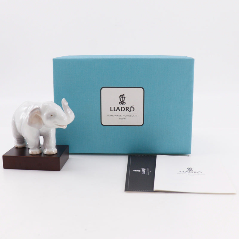 【Lladro】リヤドロ 幸運のゾウ ポーセリン _ 置物 オブジェ Lladro】リヤドロ 幸運のゾウ 置物 オブジェ – NISHIKINO VINTAGE KYOTO
