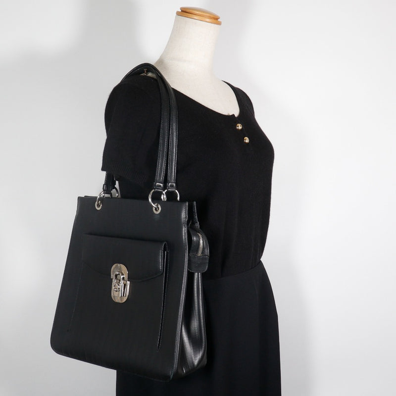 [Salvatore Ferragamo] Salvatore Ferragamo Gancini 숄더백, 엠보싱 가죽, 검은 색, 숄더백, A5 지퍼, 간치, 여성용