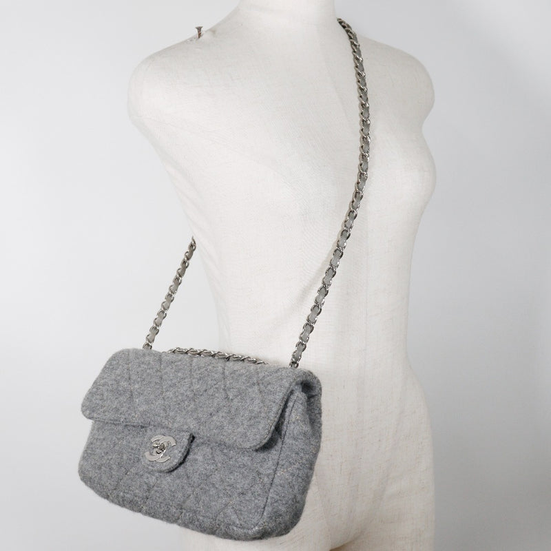 [CHANEL] Chanel 
 Chain shoulder shoulder bag 
 Matrasse Felt Shoulder A5 Turn Lock CHAINSHOULDER Ladies