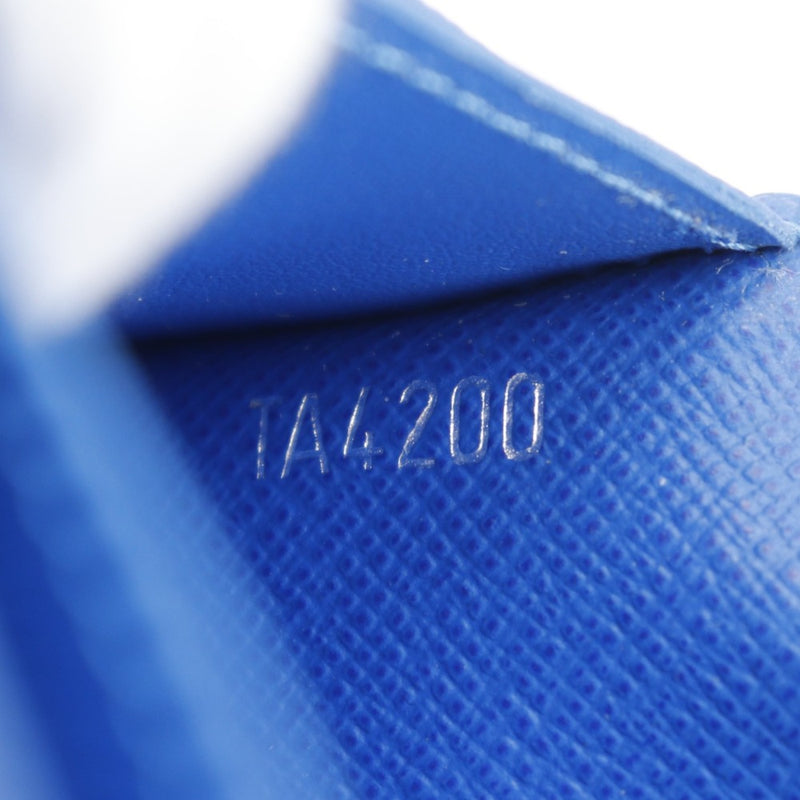[Louis Vuitton]路易威登 
 长钱包 
 M63300 TAIGA TA4200雕刻开放的男士