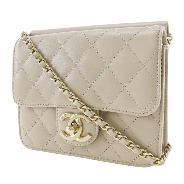 [CHANEL] Chanel 
 Chain shoulder shoulder bag 
 Matrasse Lambskin Diagonal Turn Lock CHAINSHOULDER Ladies
