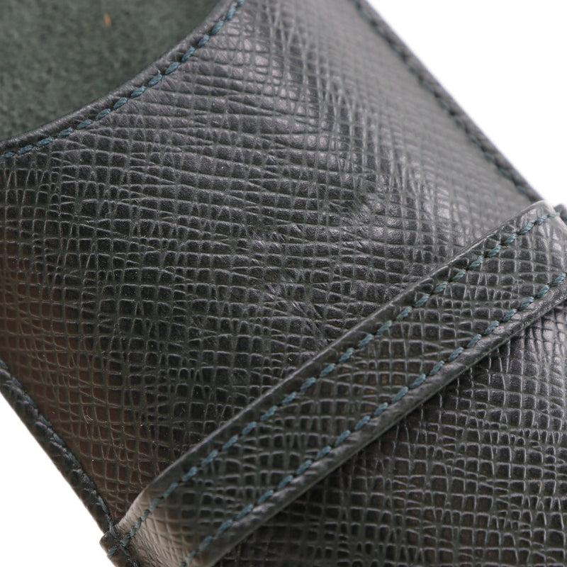 [Louis Vuitton]路易威登 
 铅笔盒 
 M30364 TAIGA MI0947雕刻襟翼