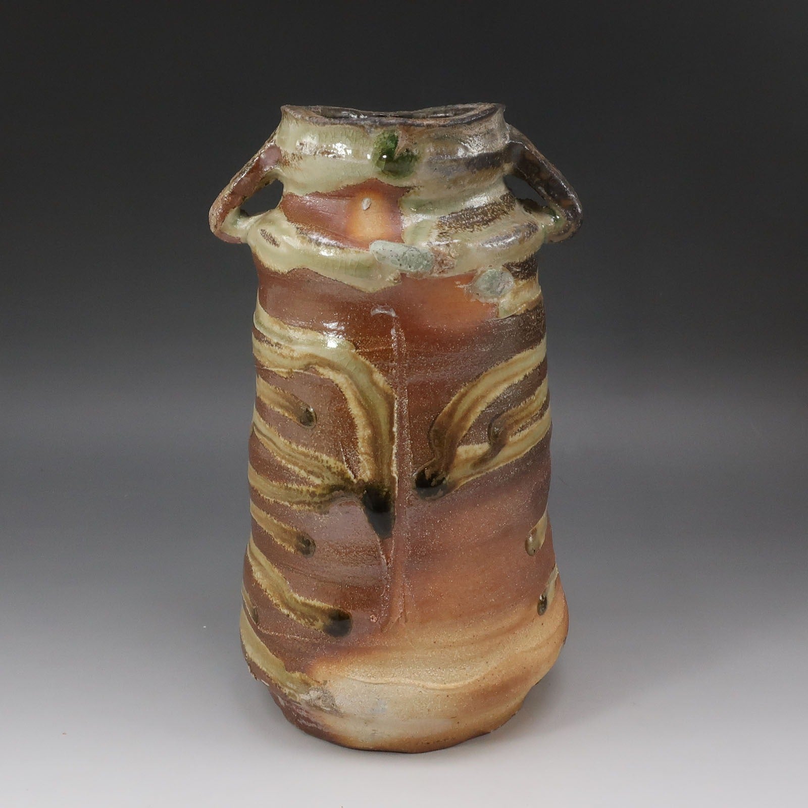 今井康人 造 伊賀耳付花入 骨董品 – NISHIKINO VINTAGE KYOTO 今井康人 造 伊賀耳付花入 骨董品 – NISHIKINO VINTAGE KYOTO
