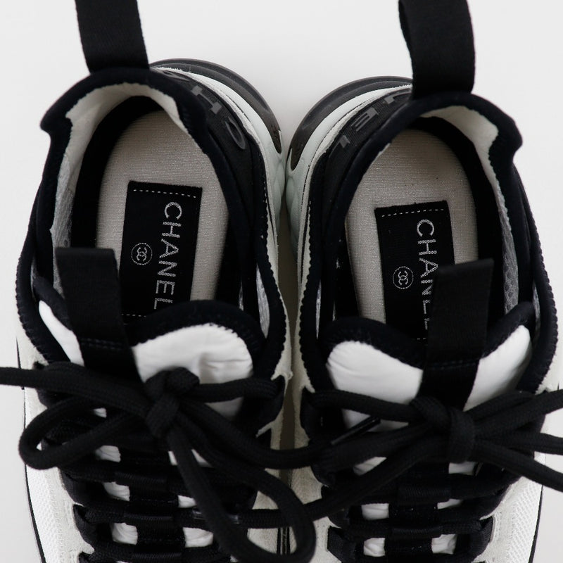 [香奈儿]香奈儿 
 22SS可可马克运动鞋 
 G39070织物X瑞典X曲面白色22不到钢可可标记女士A+等级