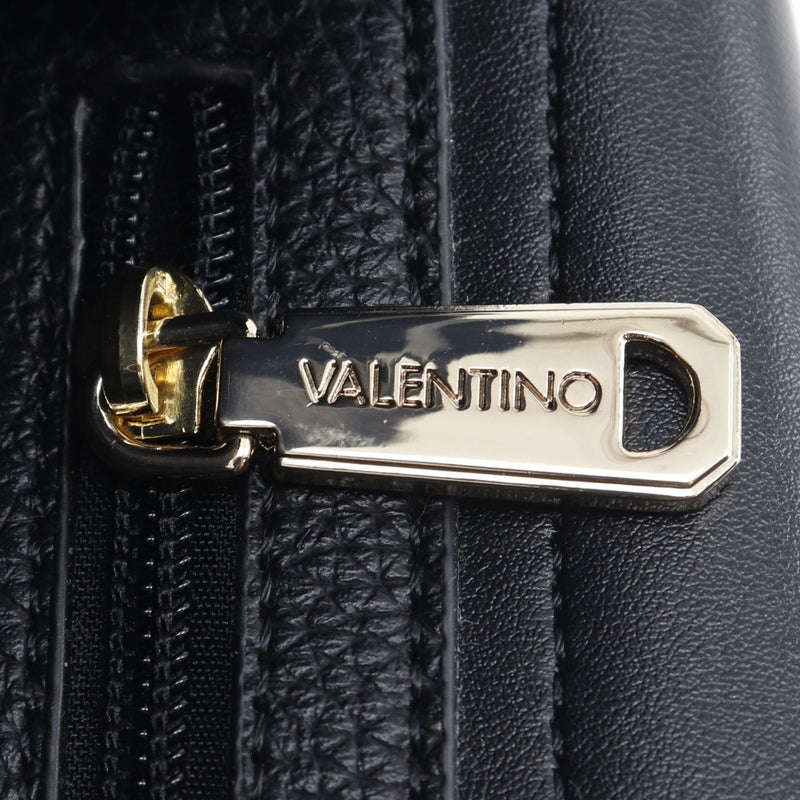 【Valentino】ヴァレンチノ
 アレクシア ショルダーバッグ
 VBS5A803 レザー 肩掛け A5 マグネットタイプ Alexia レディースA+ランク