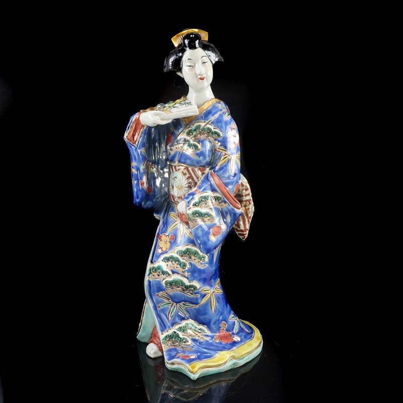 Old Imari, Kakiemon style, colored gold painting, crane, pine, bamboo, and plum pattern, kimono, beautiful doll, figurine, ceramics, antiques