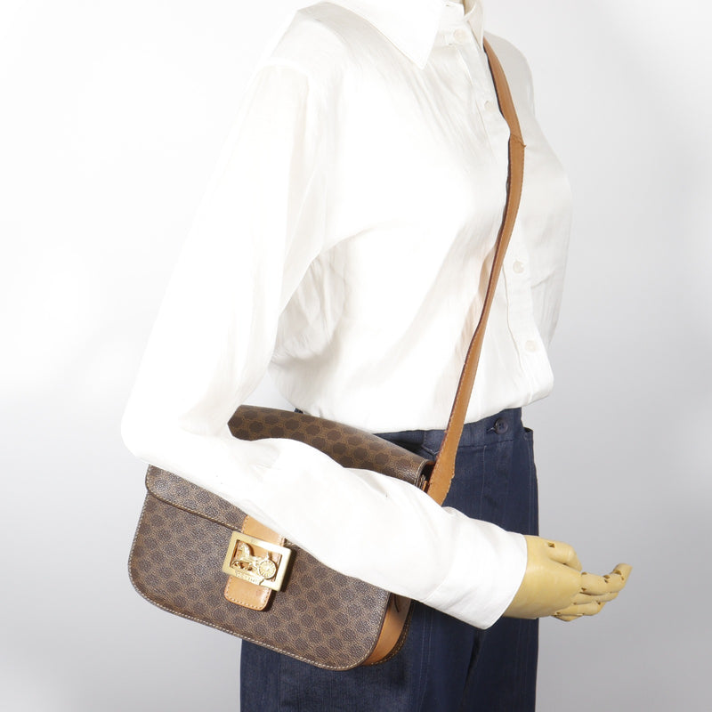 CELINE】セリーヌ 馬車金具 ショルダーバッグ – NISHIKINO VINTAGE KYOTO
