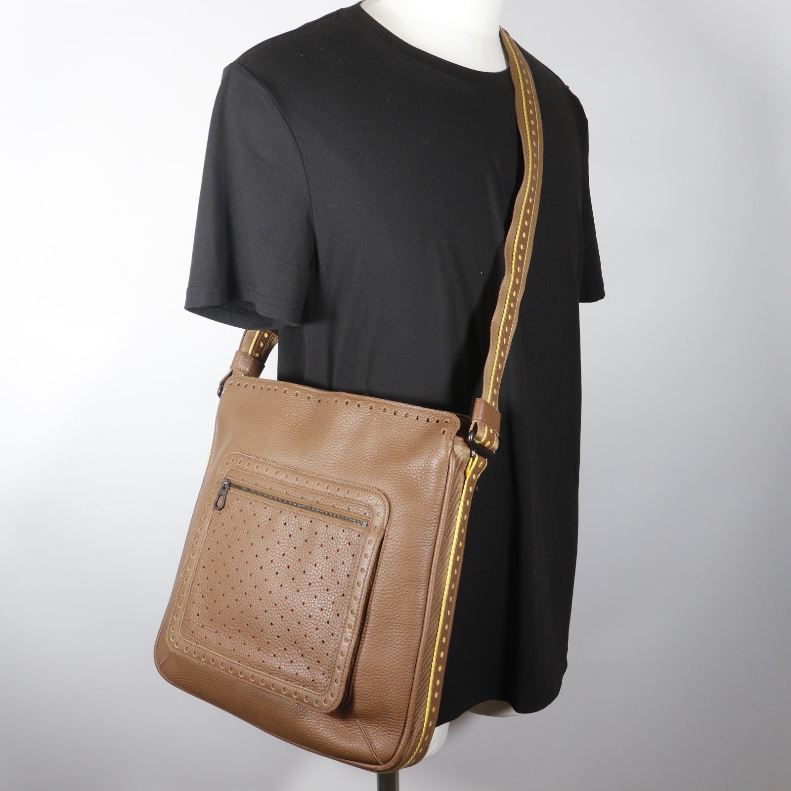 美品♡大容量♡ボッテガヴェネタ パンチング ロゴ ボストン ショルダーバッグ BOTTEGAVENETA】ボッテガヴェネタ パンチング ショルダーバッグ