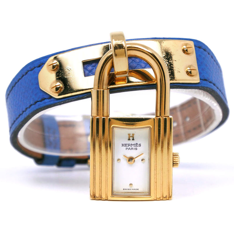 [爱马仕]爱马仕 
 凯利手表 
 729333金色镀金x皮革蓝色/金色支架〇雕刻石英模拟显示白色拨号凯利手表女士