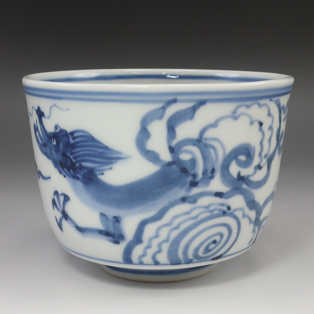【Imari】伊万里焼 古伊万里 染付 捻り蝙蝠文 手塩皿 ( 小皿 ) 8客 陶磁器 _ 骨董品 Imari】伊万里焼 古伊万里 染付 捻り蝙蝠文 手塩皿 ( 小皿 ) 8客 骨董
