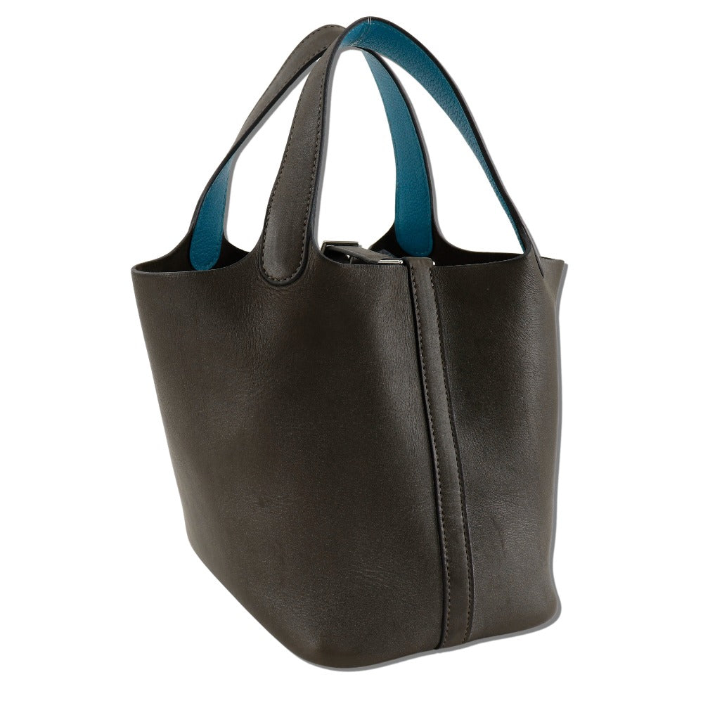 ❤未使用品❤エルメス ターマックPM ヴェールフィズ パスポート 母子手帳 W刻 ❤未使用品❤エルメス ターマックPM ヴェールフィズ パスポート