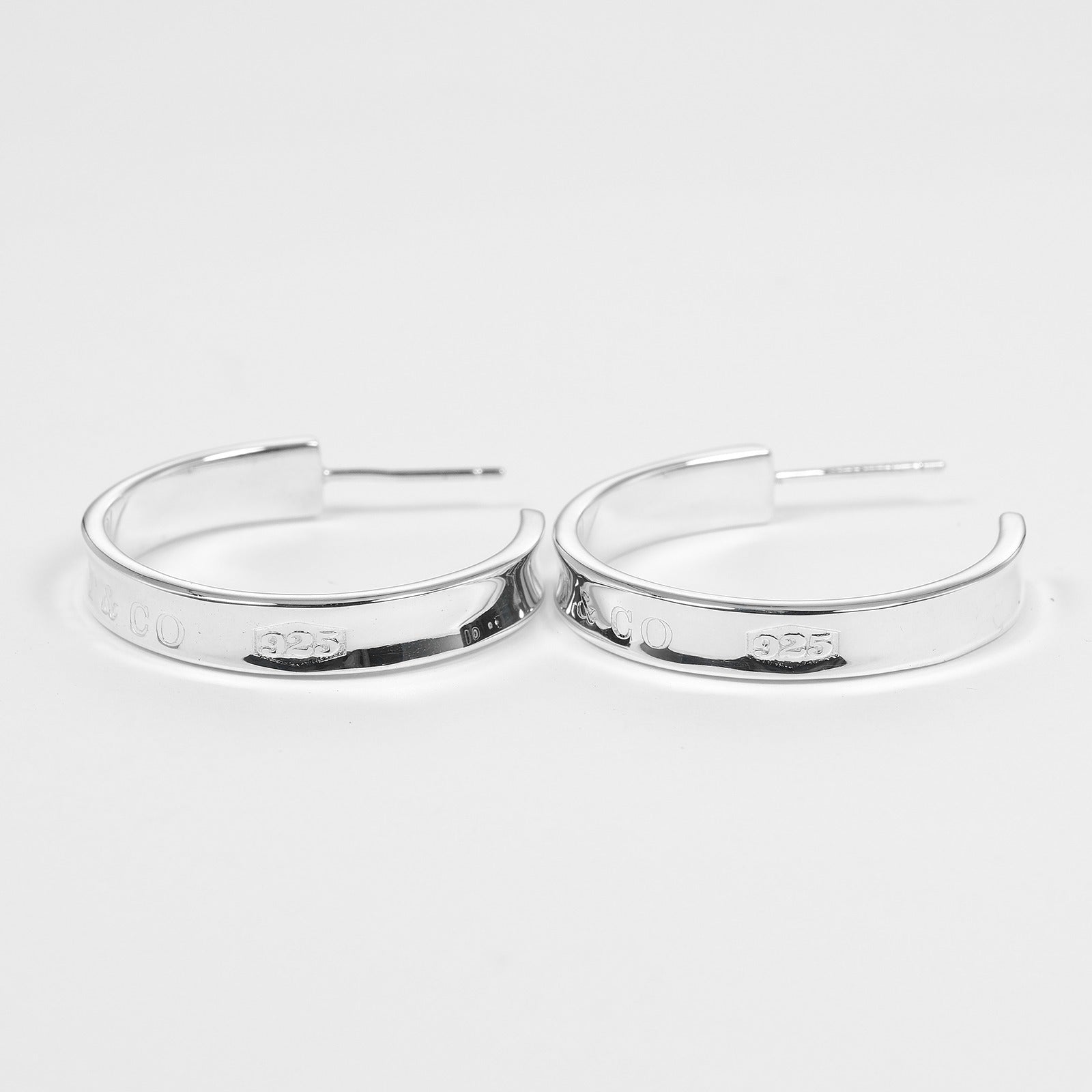 TIFFANY&Co.】ティファニー 1837 ナロー フープ ピアス – NISHIKINO