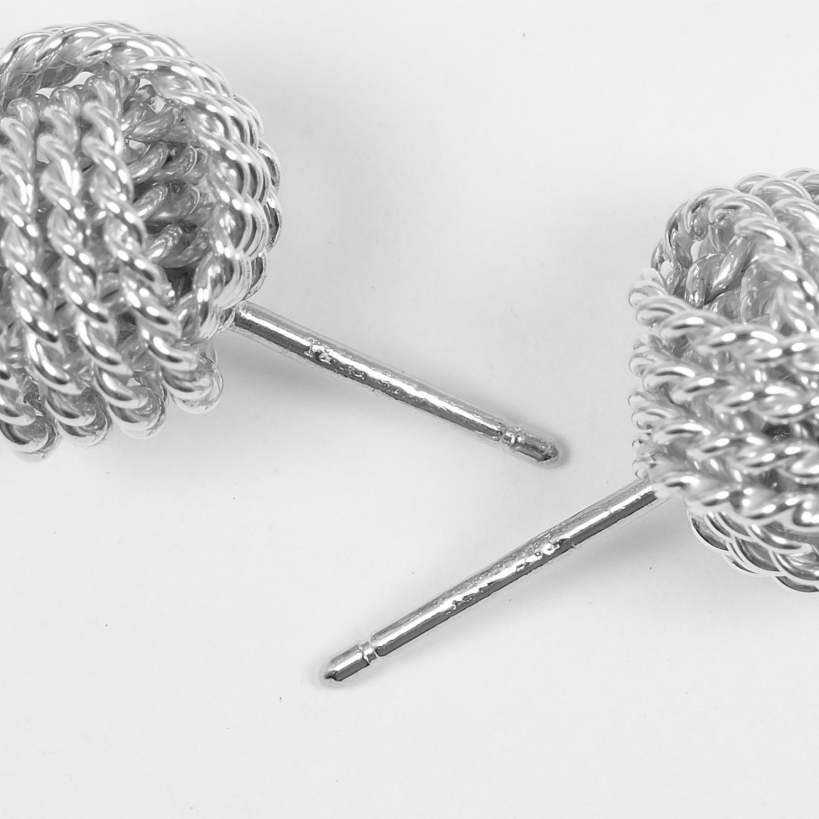 Tiffany サマセット ピアス 片耳のみ メッシュピアス 極美品 TIFFANY&Co.】ティファニー サマセット メッシュ ピアス – NISHIKINO